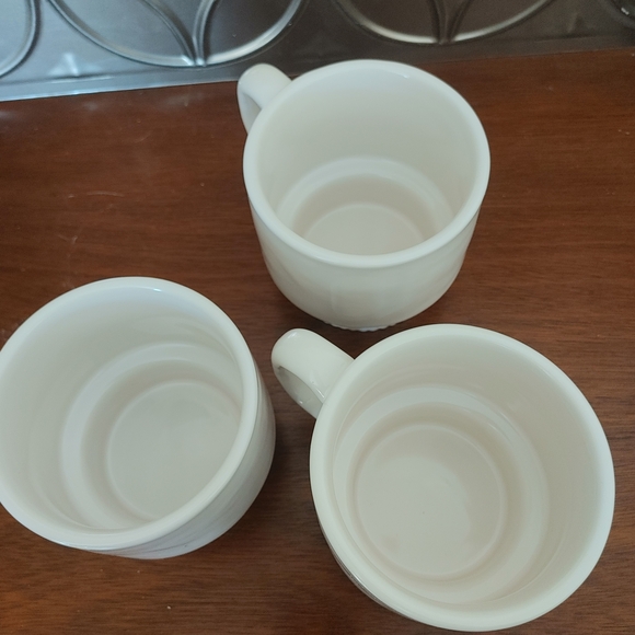 White and Red Stacking Mugs Set - Picture 4 of 6